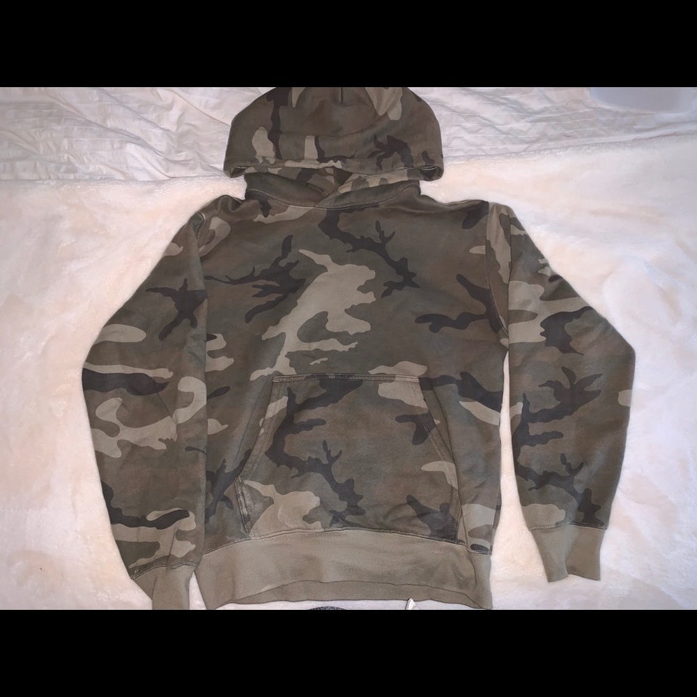 Aritzia camo hoodie
